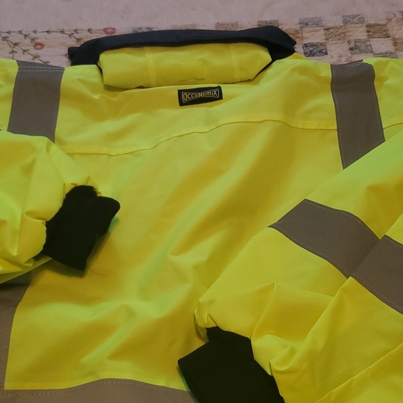 OccuNomix high Visibility Jacket - Picture 6 of 9